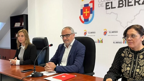 Rueda de prensa del presidente del Consejo Comarcal del Bierzo sobre la situación de Oncología en el hospital