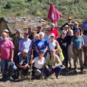 25 voluntarios limpian el desaparecido pueblo de Santibáñez de Montes (Torre del Bierzo)