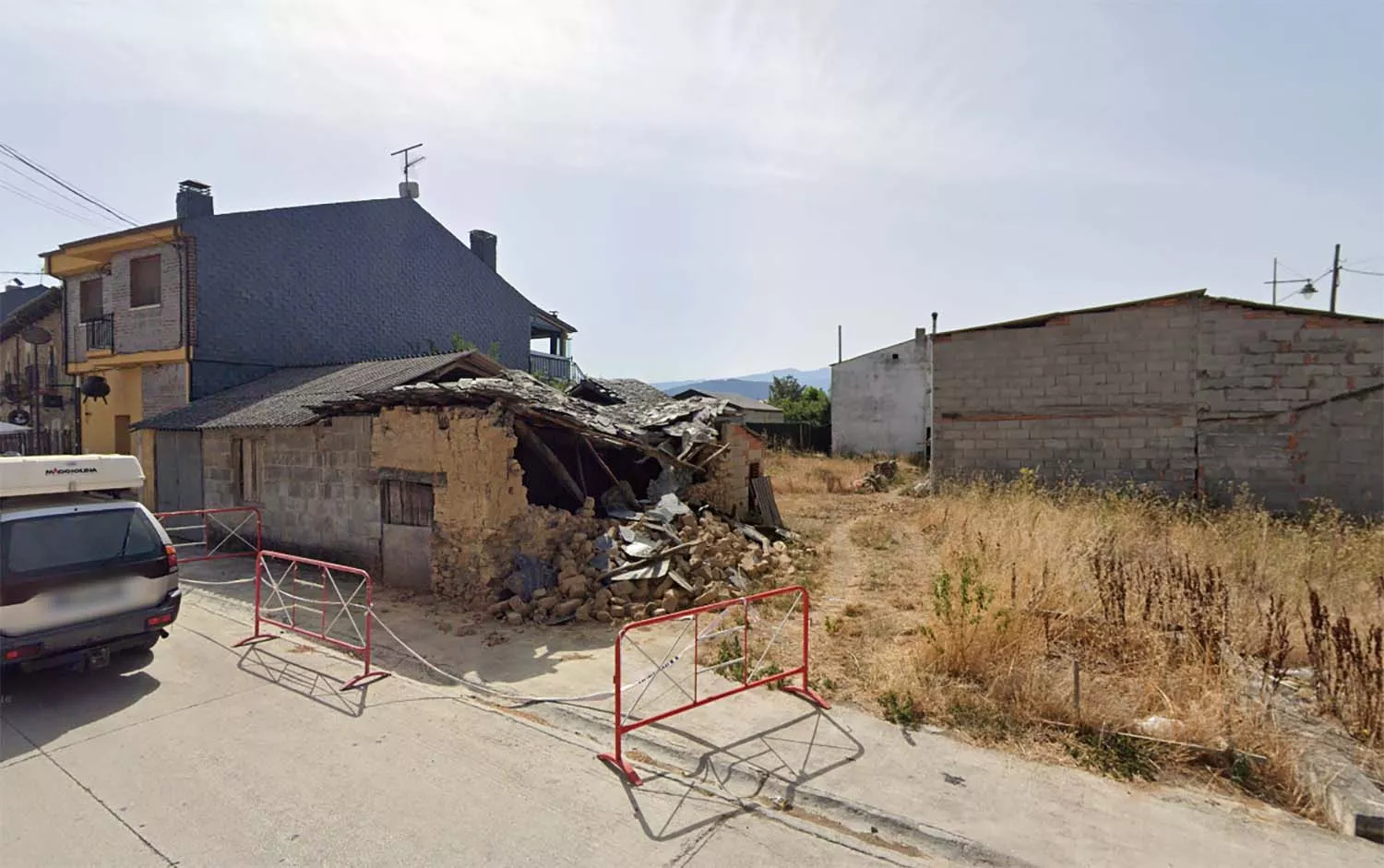 Edificio de la calle Real, número 63, en el barrio de Fuentesnuevas Edificio de la calle Real, número 63, en el barrio de Fuentesnuevas