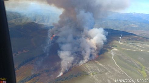 Incendio forestal de Brañuelas (León) | La Junta espera una “semana complicada” en materia de incendios por el “primer golpe de calor fuerte”