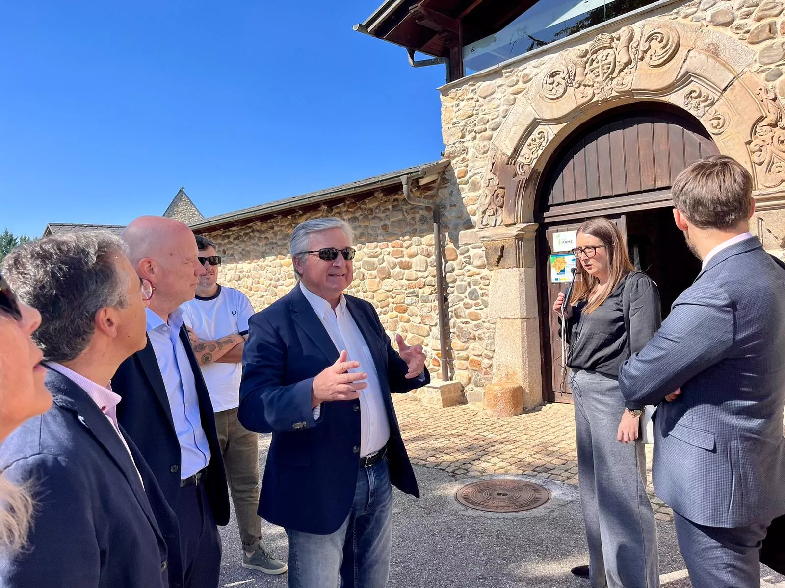 Técnicos de la OCDE visitan Carracedelo acompañados representantes de la Junta Técnicos de la OCDE visitan Carracedelo acompañados representantes de la Junta