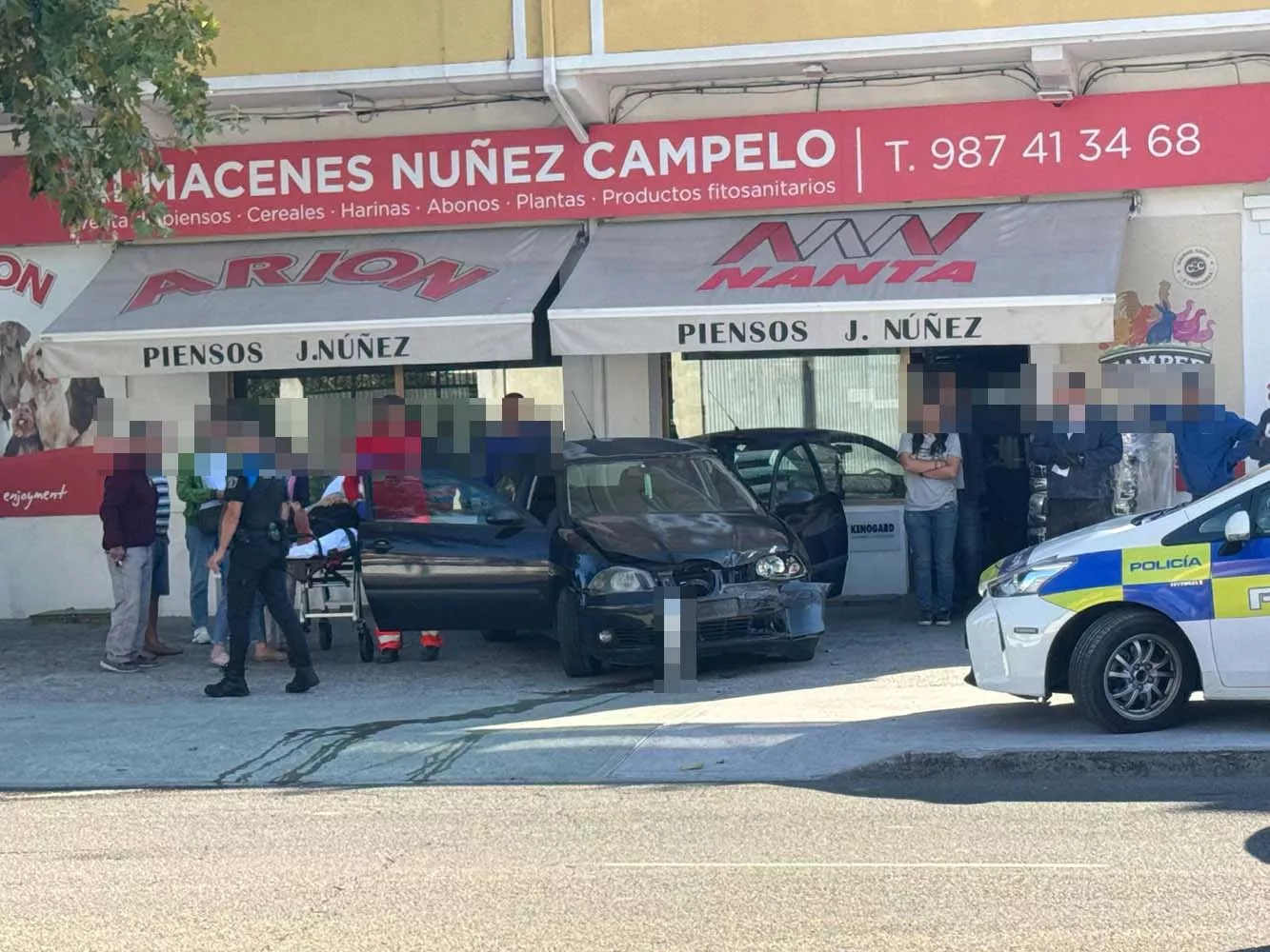 Trasladada al Hospital del Bierzo tras un fuerte accidente entre un ...