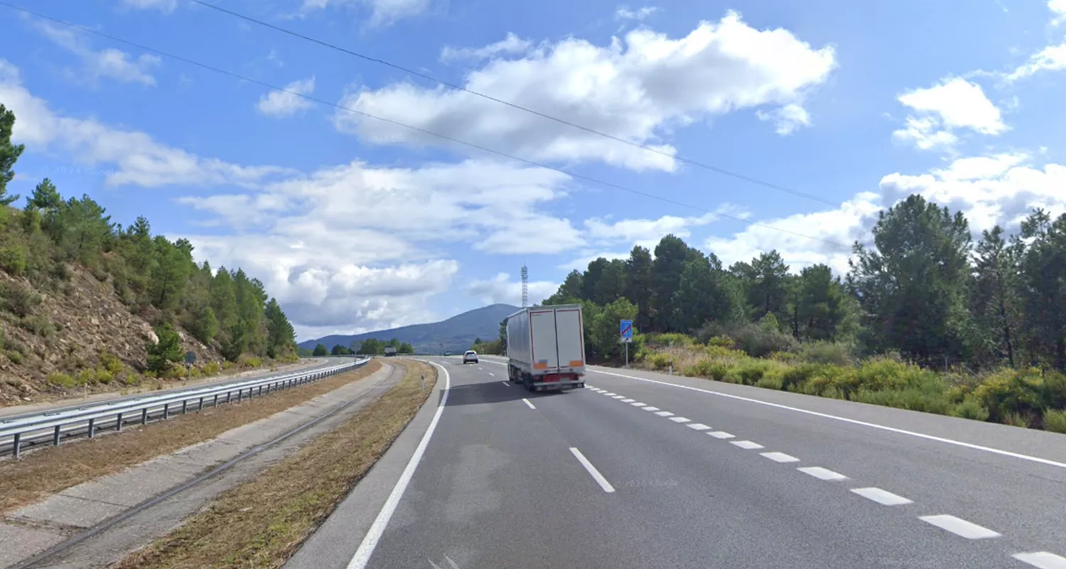 Fomento saca a licitación la rehabilitación del firme de la A-6 en el Puerto de Manzanal por 12,2 millones de euros