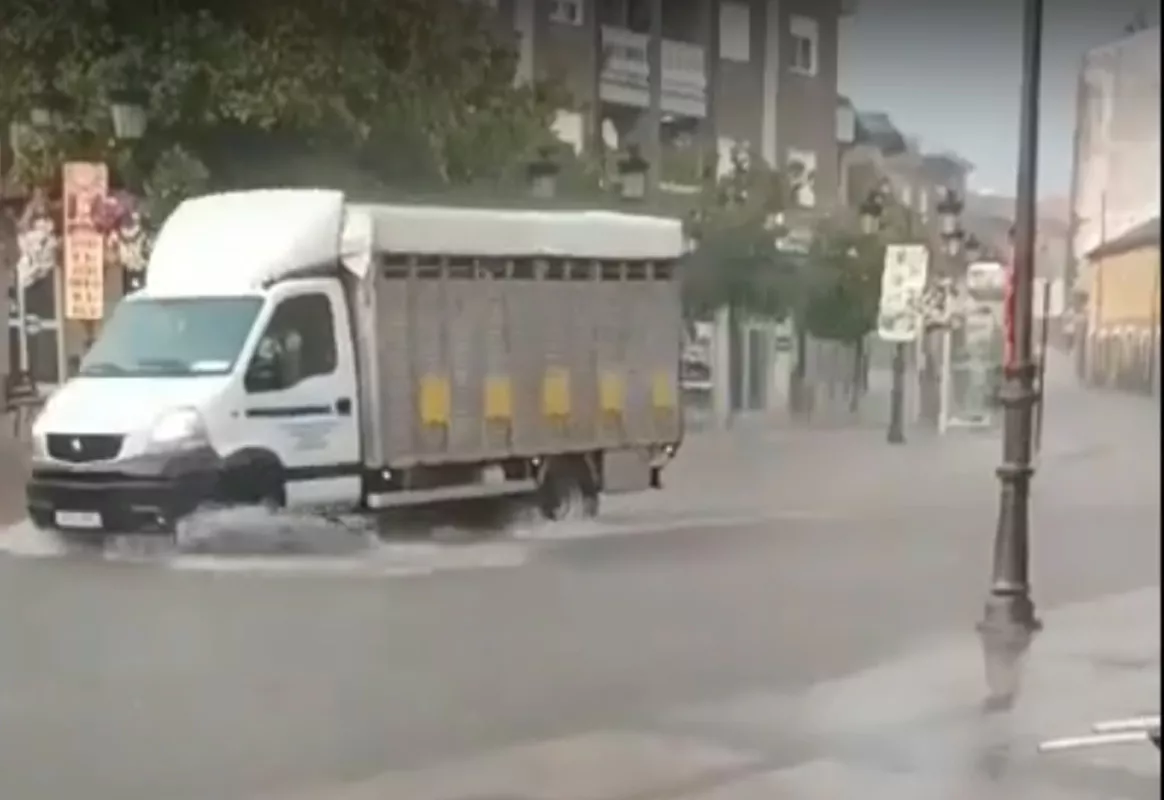 Inundación Plaza Ayuntamiento Fabero Inundación Plaza Ayuntamiento Fabero