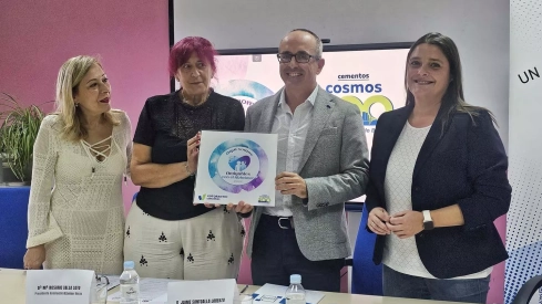 Cementos Cosmos recibe el reconocimiento de AFA Bierzo como Entidad Amigable con el Alzheimer 2024