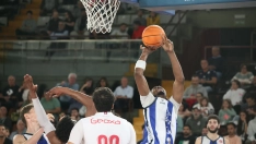 Clínica Ponferrada SDP acaricia la Copa CyL tras vencer a la Cultural Leonesa