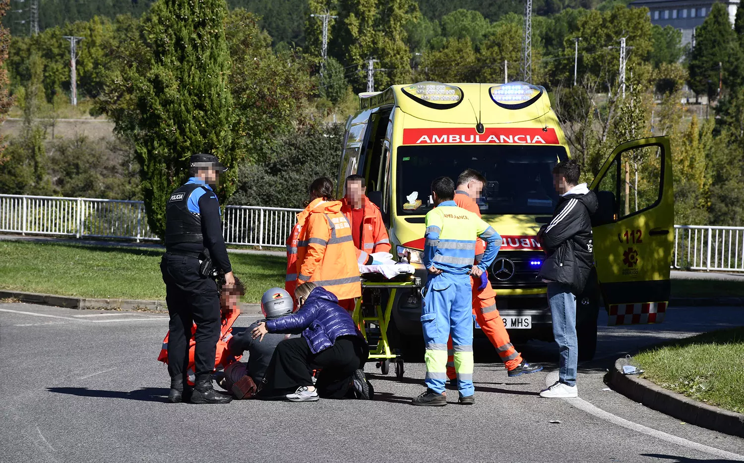 Herido un motorista tras una colisión con un turismo en la Avenida América de Ponferrada Herido un motorista tras una colisión con un turismo en la Avenida América de Ponferrada