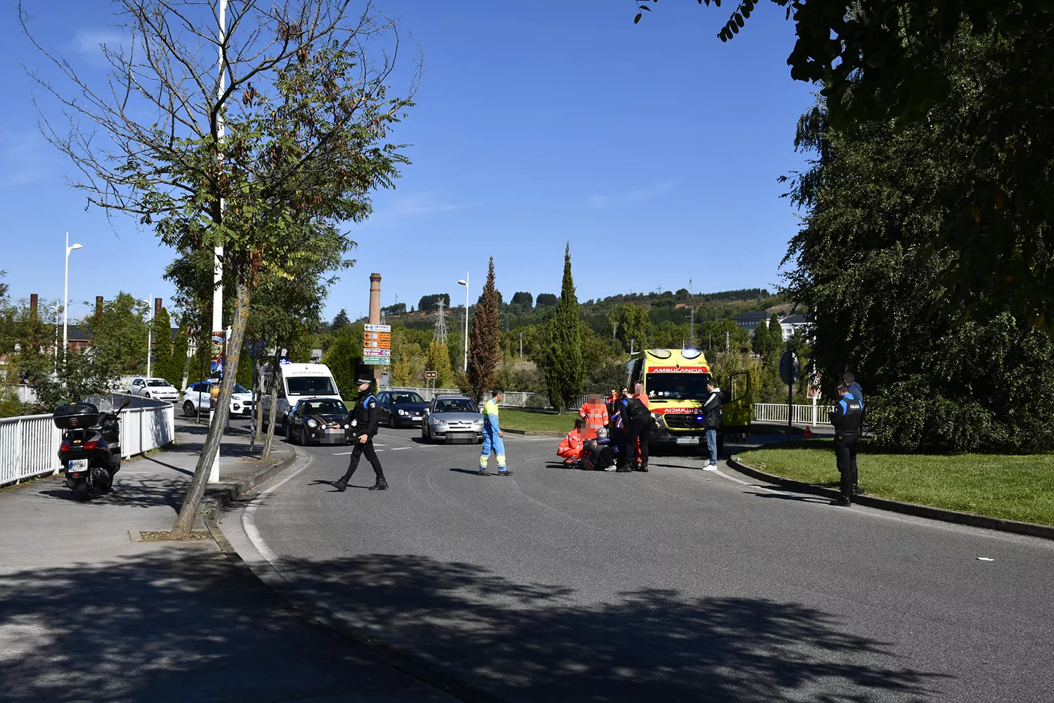 Herido un motorista tras una colisión con un turismo en la Avenida América de Ponferrada Herido un motorista tras una colisión con un turismo en la Avenida América de Ponferrada