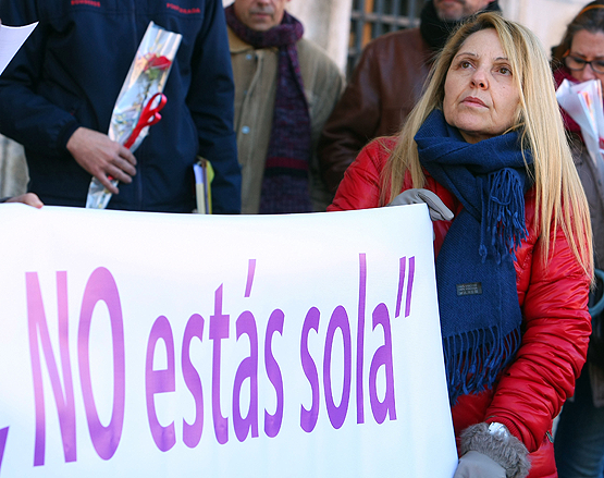 imagen de la concentración en Ponferrada y lectura de manifiesto (César Sánchez)