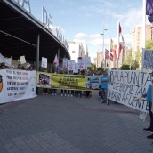 Vecinos de una decena de municipios de Castilla y León, constituidos en una plataforma, se concentran contra la instalación de macroplantas de biogás en sus localidades, en coincidencia con el IV Salón del Gas Renovable, englobado en la Feria de Bioenergía.