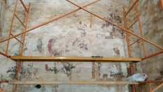 RODANILLO. Obras de restauración del mural tapado por la cal. Fueron paralizadas por Patrimonio . RODANILLO. Obras de restauración del mural tapado por la cal. Fueron paralizadas por Patrimonio .