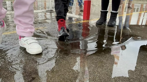 Imagen de archivo de niños en un colegio