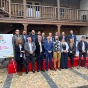 Miembros de las instituciones en la inauguración de las Jornadas Gastronómicas del Bierzo