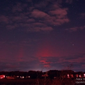 La aurora boreal ilumnia el cielo del Bierzo con tonos rojizos | FOTO: Imagen cedida por el astrónomo aficionado berciano, Jesús Valero