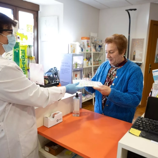 Farmacia - Concha Ortega / ICAL | Nuevo sistema de copago farmacéutico en España: más apoyo para rentas bajas y medias