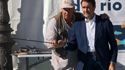 El consejero de Medio Ambiente de la Junta cree que el PSOE debería "dejar las luchas internas" y empezar a pensar en los Presupuestos