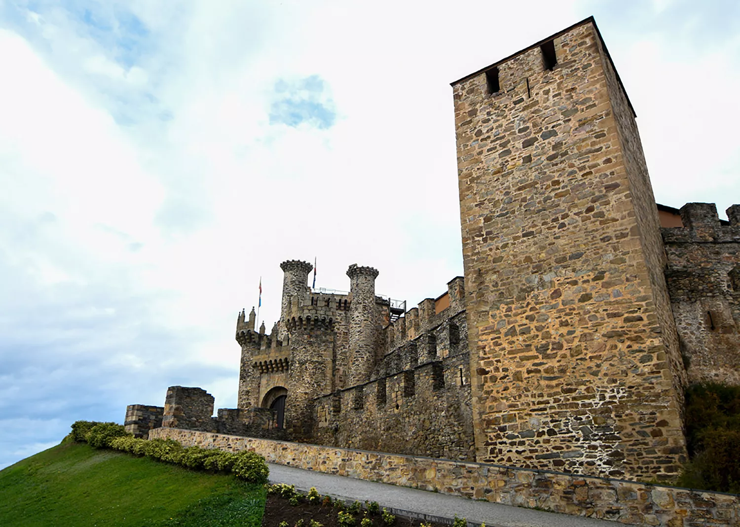 Ponferrada, finalista del concurso 'Castillos de Leyenda' de la aplicación 'España Turismo'