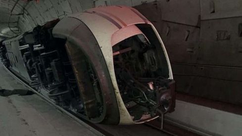 Tren descarrilado en el túnel entre Chamartín y Atocha | Redes Sociales