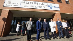 Reunión con el consejero de Sanidad, Alejandro Vázquez | 14 millones para la mejora de la Sanidad en El Bierzo: 6 oncólogos fijos, 24 médicos más y 30 nuevos enfermeros