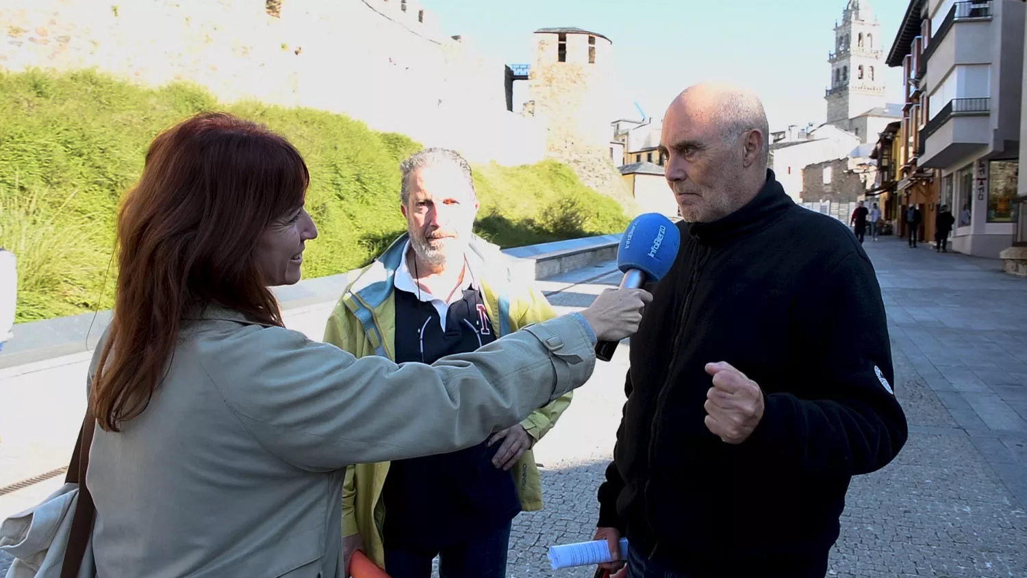 Los ponferradinos opinan sobre el proyecto de semipeatonalización de la avenida del Castillo Los ponferradinos opinan sobre el proyecto de semipeatonalización de la avenida del Castillo