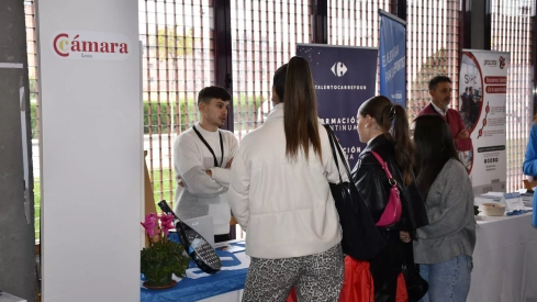 Feria de empleo y emprendimiento (21)