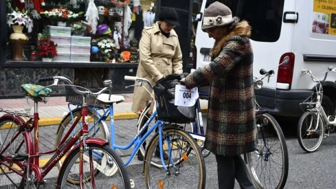 Concentración de bicis clásicas en Avenida de la Puebla