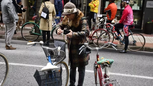 Concentración de bicis clásicas en Avenida de la Puebla