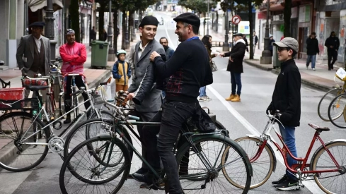 Concentración de bicis clásicas en Avenida de la Puebla