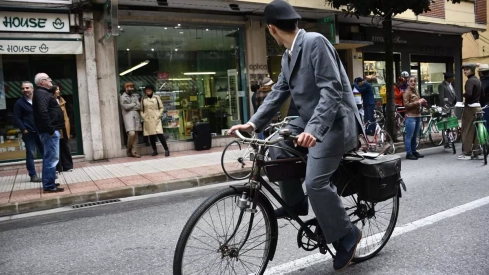 Concentración de bicis clásicas en Avenida de la Puebla