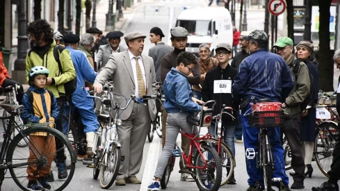 Concentración de bicis clásicas en Avenida de la Puebla