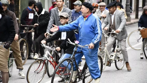 Concentración de bicis clásicas en Avenida de la Puebla