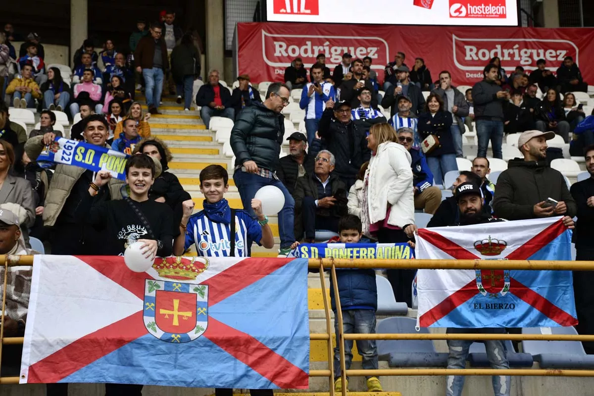 Así se vivió el derbi entre la Cultural y la Ponferradina Así se vivió el derbi entre la Cultural y la Ponferradina