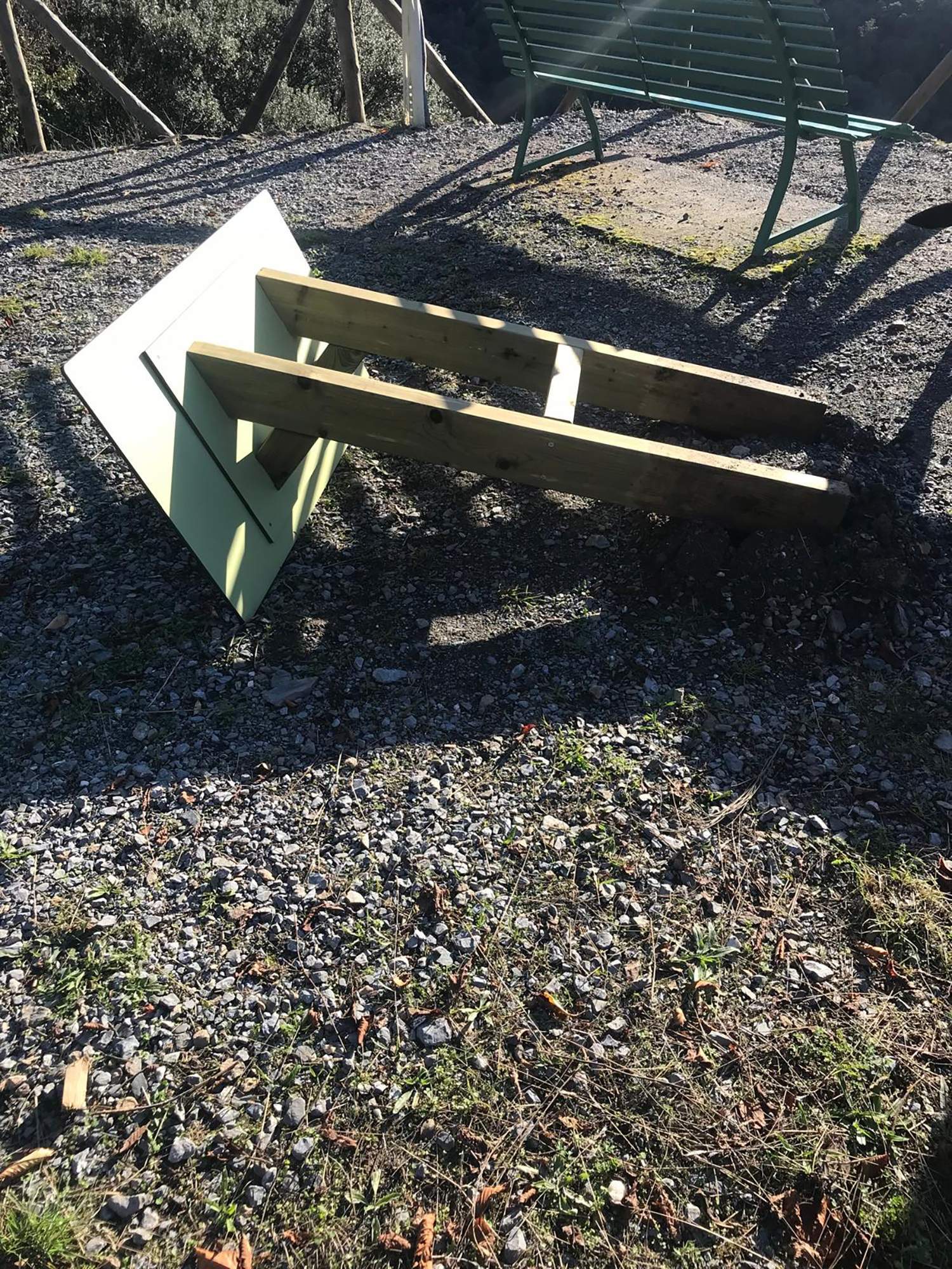 Torre del Bierzo denuncia actos vandálicos en la señalización de la recién inaugurada Ruta de los Petroglifos Torre del Bierzo denuncia actos vandálicos en la señalización de la recién inaugurada Ruta de los Petroglifos