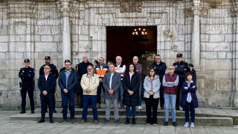 Minuto de silencio por los fallecidos y afectados por la DANA en el Ayuntamiento de Ponferrada