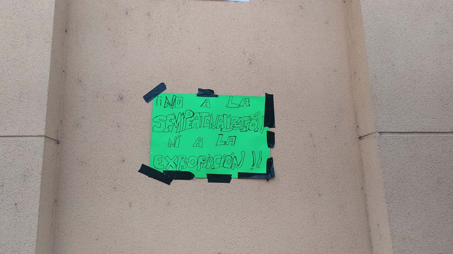 Pancartas contra la semipeatonalización de la avenida del Castillo en el Barrio de San Andrés de Ponferrada (5) Pancartas contra la semipeatonalización de la avenida del Castillo en el Barrio de San Andrés de Ponferrada (5)