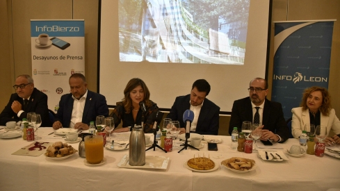 Desayuno de Prensa con la Rectora de la ULE (5)