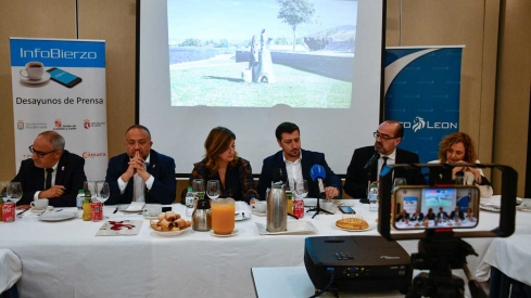 Desayuno de prensa con la Rectora de la Universidad de León, Nuria González
