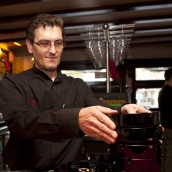 Imagen de un trabajador hostelero