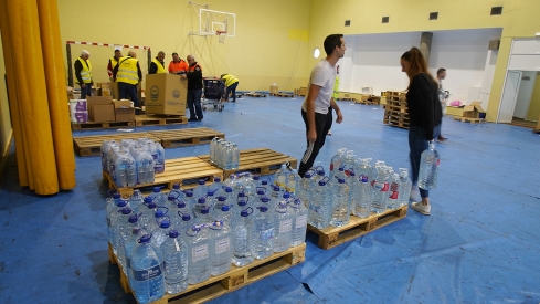 El Ayuntamiento de Ponferrada habilita la sala polivalente del complejo deportivo Lydia Valentín para la recogida de alimentos y enseres para los afectados por la DANA