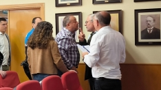 Momento del rifirrafe al final del pleno (H.K) Momento del rifirrafe al final del pleno (H.K)