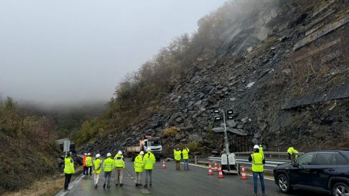 Desprendimiento en la autopista AP-66 | Puente asegura que el resblacimiento de la AP-66 será “duradera y requerirá tiempo”