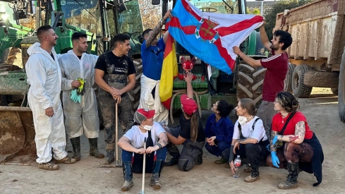 Los bercianos continúan ayudando en Valencia dos semanas después de la DANA