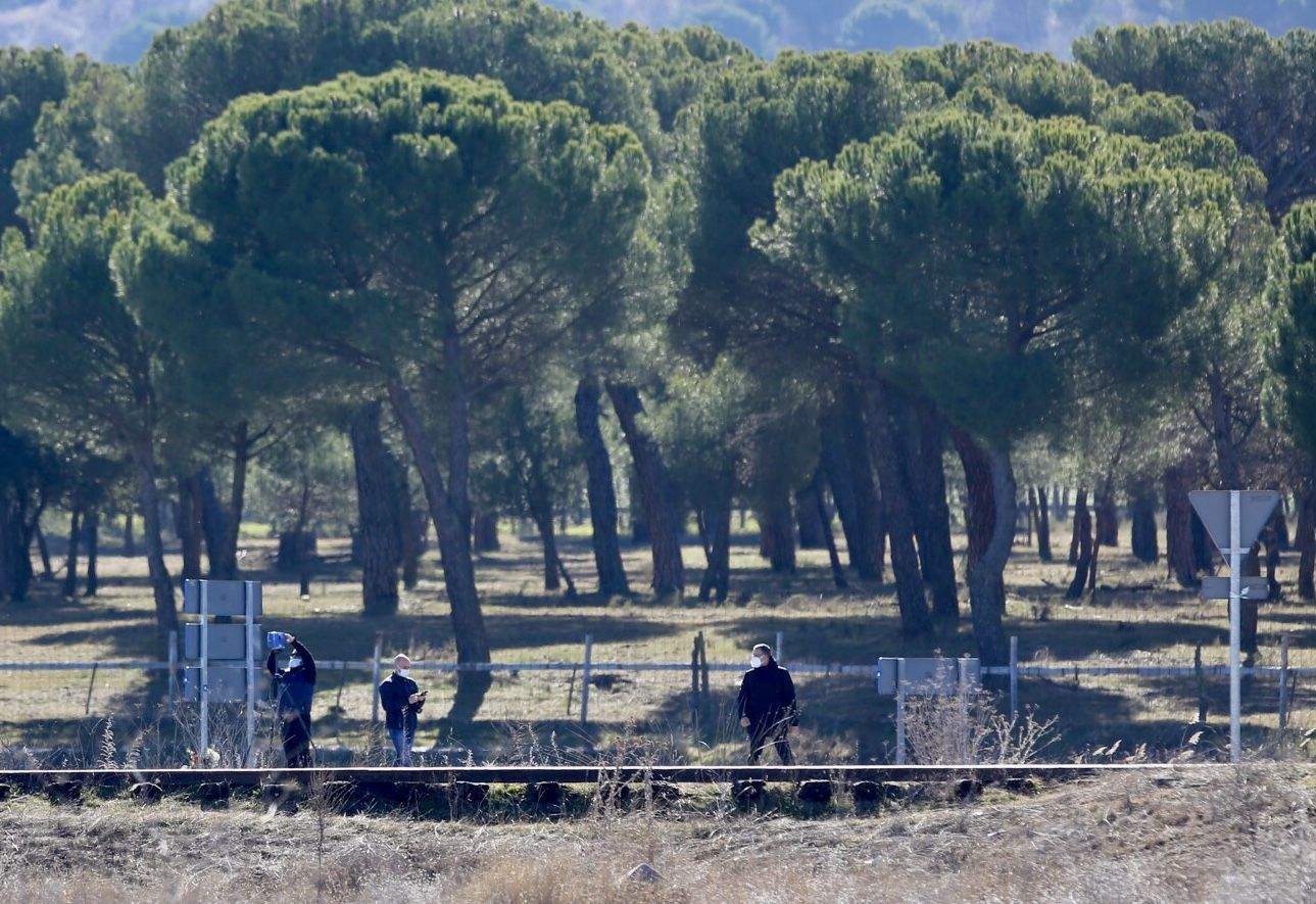 Miembros de la Policía Judicial trabajan en el lugar donde fue encontrado el cuerpo de Esther López