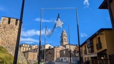 Instalación de las luces de Navidad de Ponferrada (14)