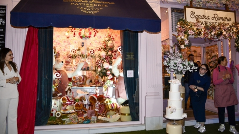 Escaparate navideño de Sandra Romero Patisserie