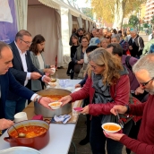 300 personas disfrutaron de la alubiada de la I Feria de los Productos de León en Bilbao