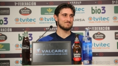 Álex Mula en rueda de prensa de la Ponferradina Álex Mula en rueda de prensa de la Ponferradina