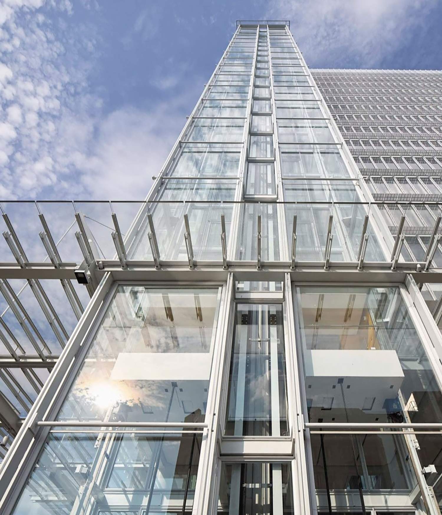 El "Gran Cubo" de vidrio berciano deTvitec que redefine el espacio urbano en Londres El "Gran Cubo" de vidrio berciano deTvitec que redefine el espacio urbano en Londres