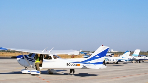 Imagen de archivo de avionetas en el Aeropuerto de León
