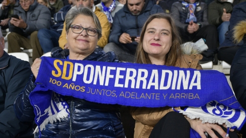 Afición durante el Ponferradina Amorebieta (95) Afición durante el Ponferradina Amorebieta (95)